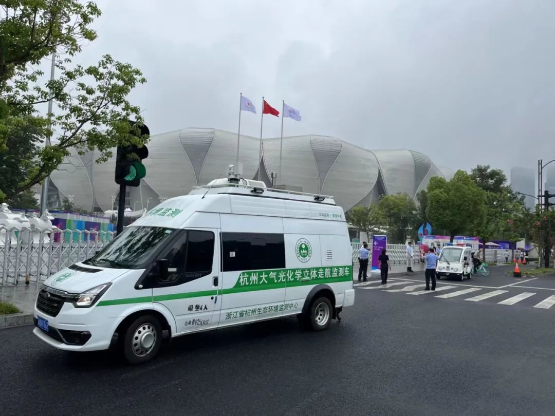 皇冠体育大气走航监测车.jpg
